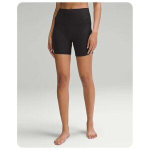 Lululemon High-Rise Black 6” Grid Texture Yoga Short sz 2